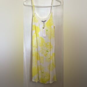 Cupcakes and cashmere Daren shift dress size S NWT